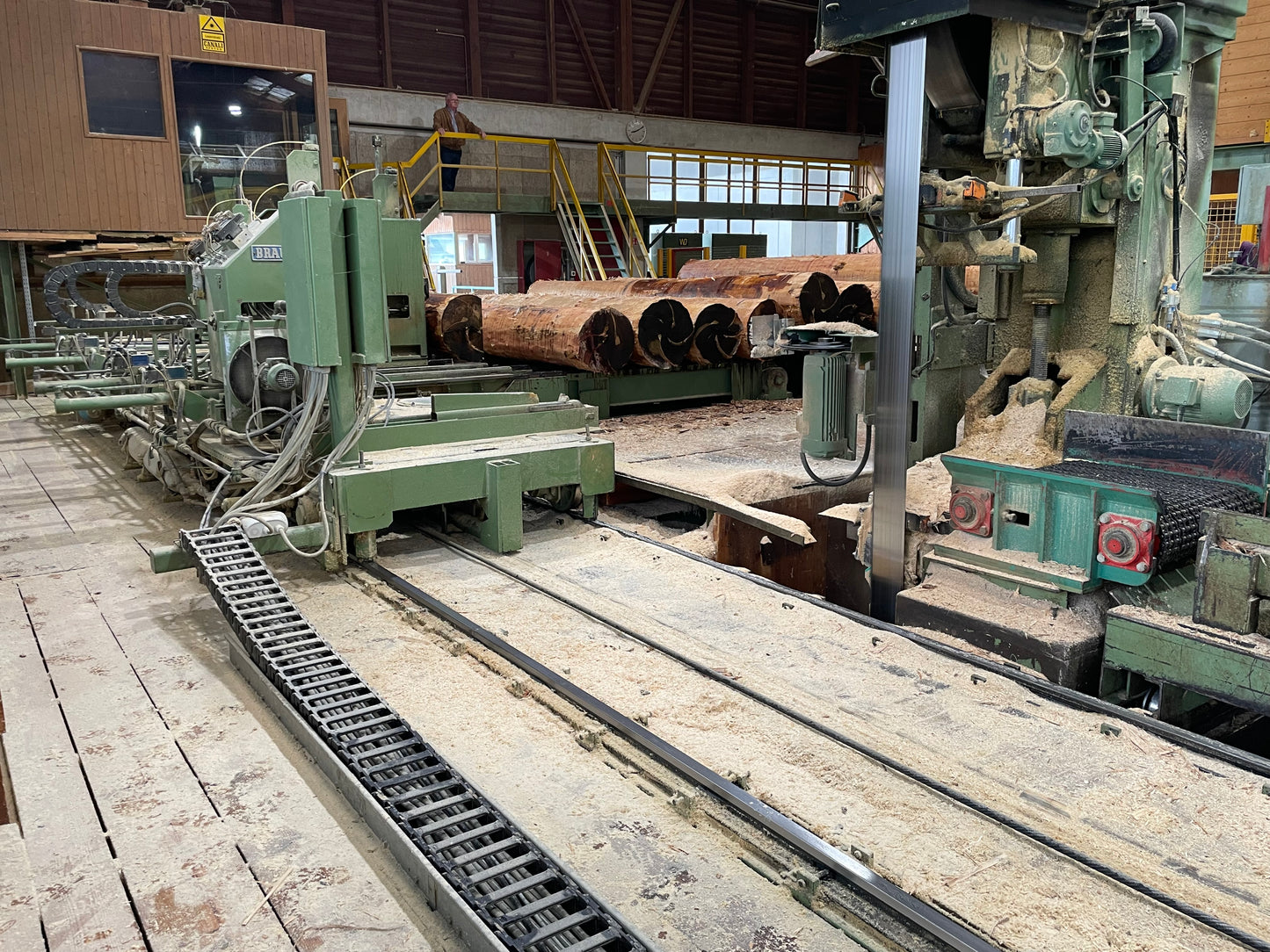 Canali log band saw including Braun Canali clamping carriage